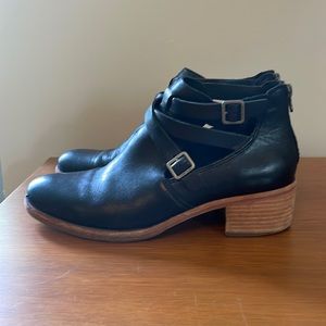 Kork ease booties size 10